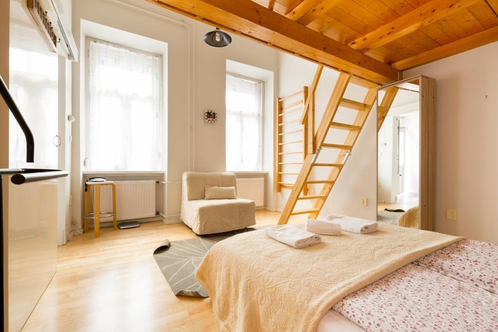 Apartament Szentkiralyi 5 - Double Basic In The Center - Self-check-in